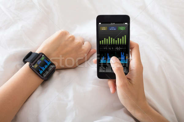 Stockfoto: Hand · smart · horloge · tonen · hartslag