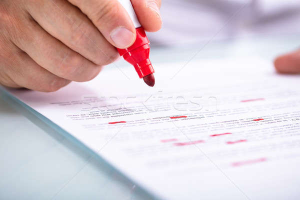 Om de afaceri marcator document mână Imagine de stoc © AndreyPopov