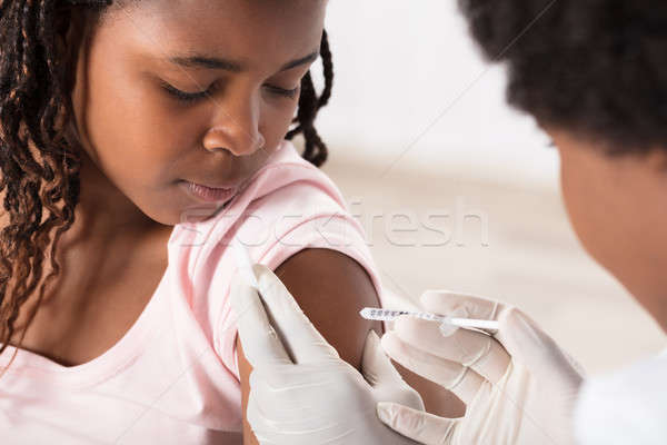 Stok fotoğraf: Doktor · enjeksiyon · hasta · Afrika · kız