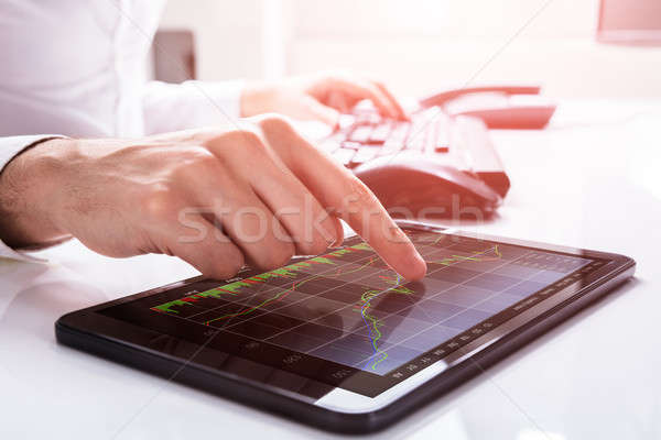 Stockfoto: Digitale · tablet · vinger · aanraken