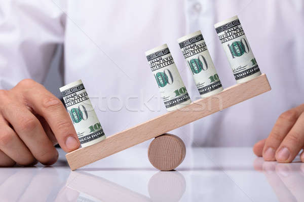 Stockfoto: Menselijke · hand · tonen · bankbiljetten · omhoog · amerikaanse