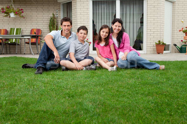 Foto stock: Caucasiano · retrato · de · família · sessão · casa · sorridente · crianças