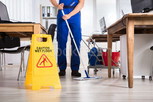 [[stock_photo]]: Concierge · nettoyage · étage · bureau · jaune · prudence