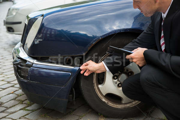 Seguro especialista carro dano agente Foto stock © AndreyPopov