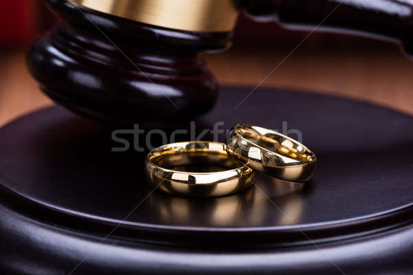 結婚指輪 小槌 クローズアップ 法廷 家族 木材 ストックフォト © AndreyPopov