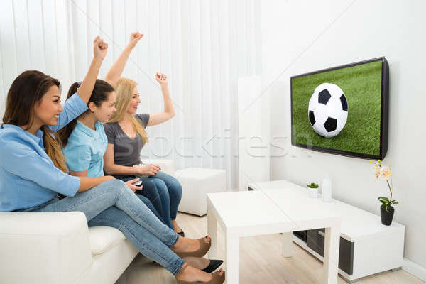 Foto stock: Tres · mujeres · viendo · fútbol · partido