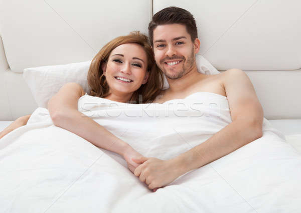 Foto stock: Retrato · feliz · cama · junto · mujer