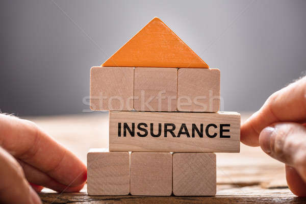 Hände Gebäude Haus Modell Versicherung Stock foto © AndreyPopov