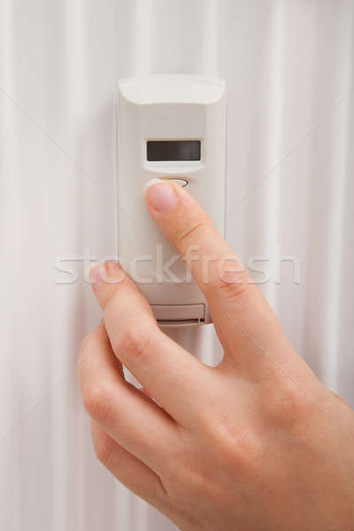 Személyek kéz digitális termosztát közelkép hőmérséklet Stock fotó © AndreyPopov