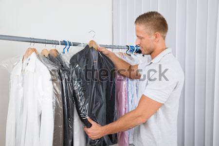 商業照片: 年輕人 · 幹 · 清洗 · 存儲 · 外套 · 時尚