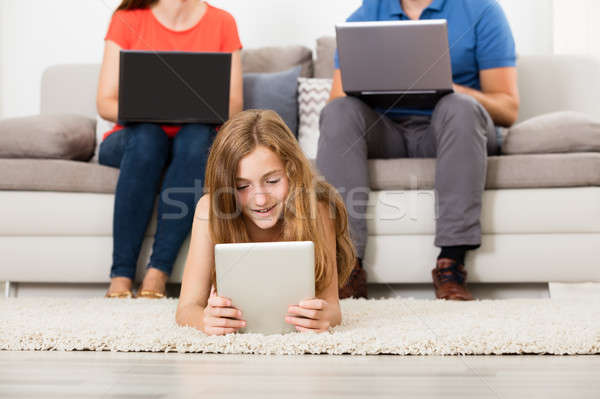 Zdjęcia stock: Happy · girl · cyfrowe · tabletka · rodziców · pracy · laptop