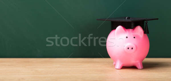 Sparschwein Abschluss cap grünen Tafel Stock foto © AndreyPopov