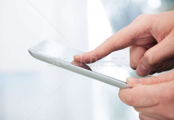 Kezek digitális tabletta kép üzlet internet Stock fotó © AndreyPopov