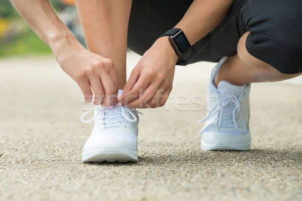 Atléta cipőfűző közelkép női futócipők kész Stock fotó © AndreyPopov