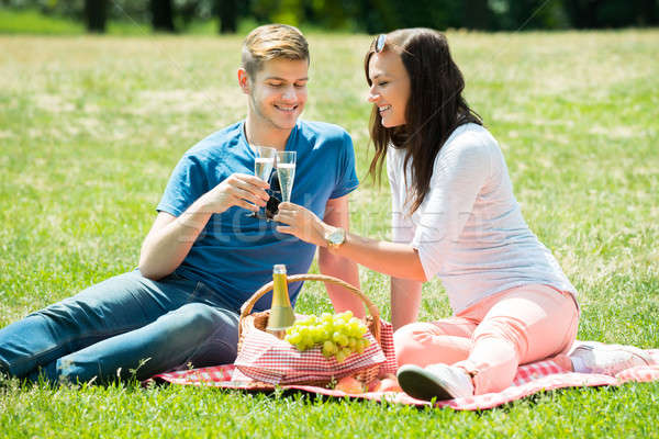 Foto stock: Casal · vidro · champanhe · sorridente