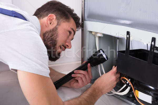 Techniker Kühlschrank Foto männlich Schraubendreher Stock foto © AndreyPopov