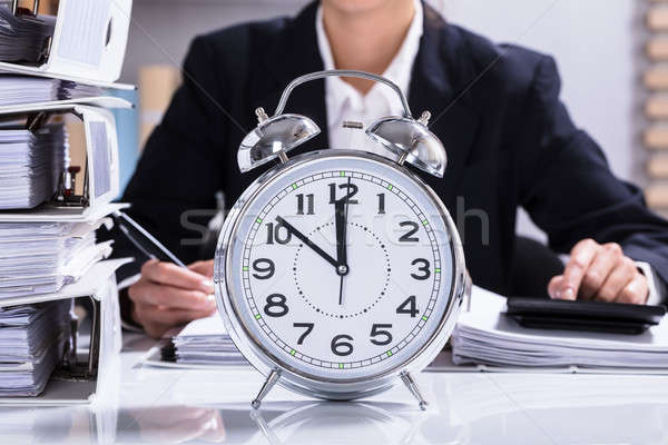 Foto d'archivio: Lavoro · ufficio · clock · cartelle