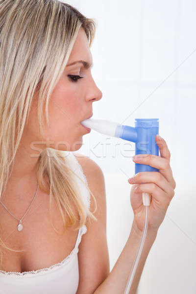 Kobieta astma medycznych domu zdrowia piękna Zdjęcia stock © AndreyPopov