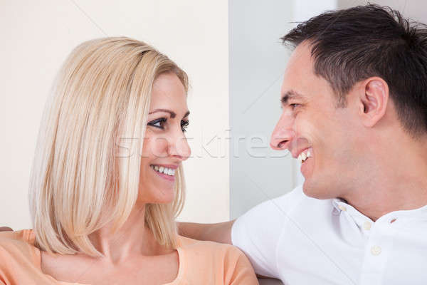 [[stock_photo]]: Portrait · heureux · couple · souriant · ensemble · maison