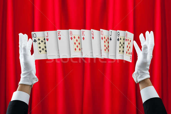 Stockfoto: Handen · goochelaar · truc · kaarten · Rood