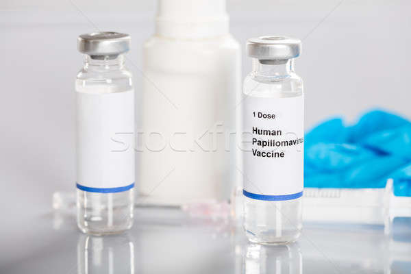 Vaccin mise au point sélective médicaux hôpital bouteille médicaments Photo stock © AndreyPopov