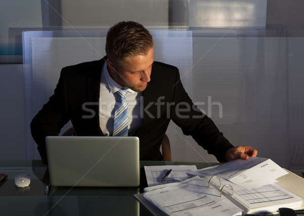 Empresário pressão trabalhando horas extras tarde noite Foto stock © AndreyPopov