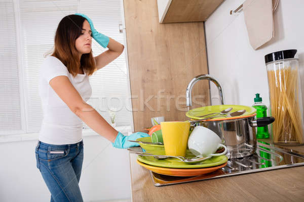 Uitgeput vrouw permanente keuken jonge Stockfoto © AndreyPopov