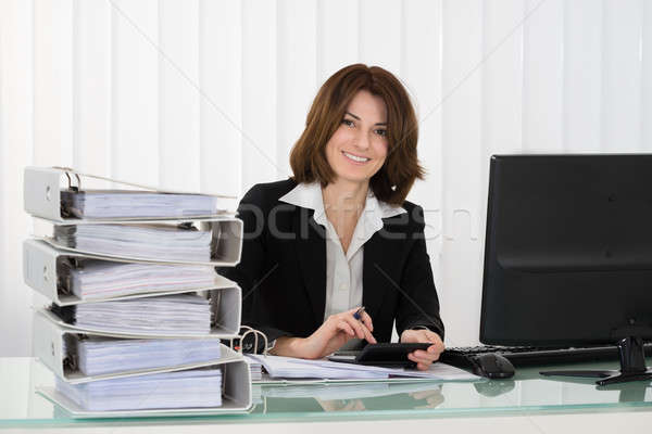 [[stock_photo]]: Femme · d'affaires · travail · bureau · jeunes · heureux · documents