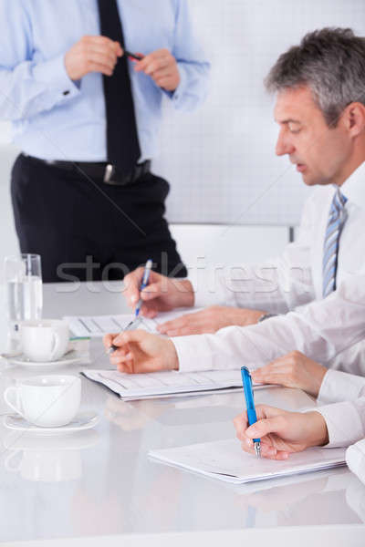 [[stock_photo]]: Gens · d'affaires · écrit · note · réunion · portrait · réunion · d'affaires