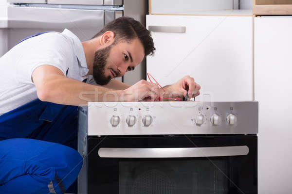 Stockfoto: Oven · jonge · mannelijke · keuken