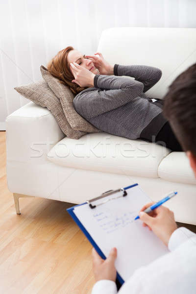 Business woman mówić psychiatra coś kanapie Zdjęcia stock © AndreyPopov