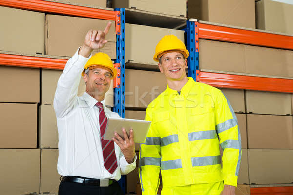 Stock foto: Halle · Arbeitnehmer · Manager · Bestandsaufnahme · groß · Lächeln