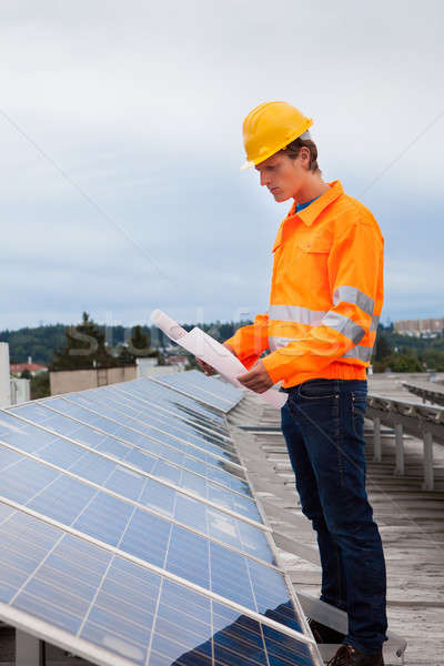 Stockfoto: Ingenieur · blauwdruk · portret · mannelijke · permanente