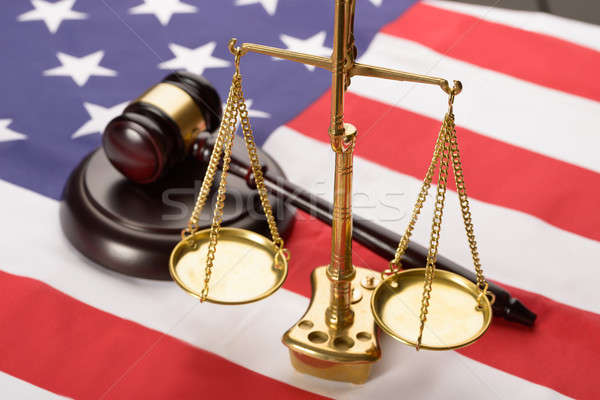 правосудия масштаба древесины молоток США флаг Сток-фото © AndreyPopov