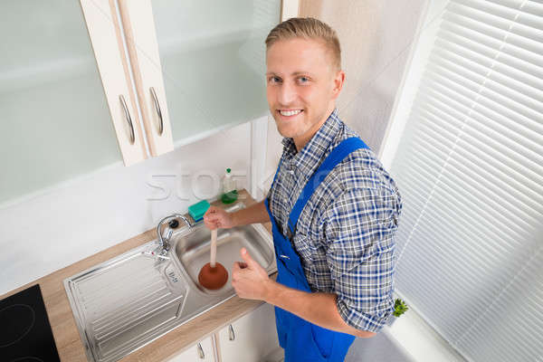 Stockfoto: Loodgieter · keuken · jonge · gelukkig · huis