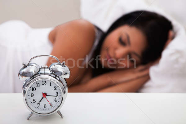 Stockfoto: Portret · jonge · vrouw · slapen · alarm · kant · meisje