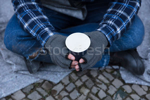 Bettler halten Einweg- Tasse Hand tragen Stock foto © AndreyPopov