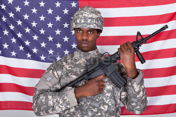 肖像 美國人 士兵 非裔美國人 常設 槍 商業照片 © AndreyPopov