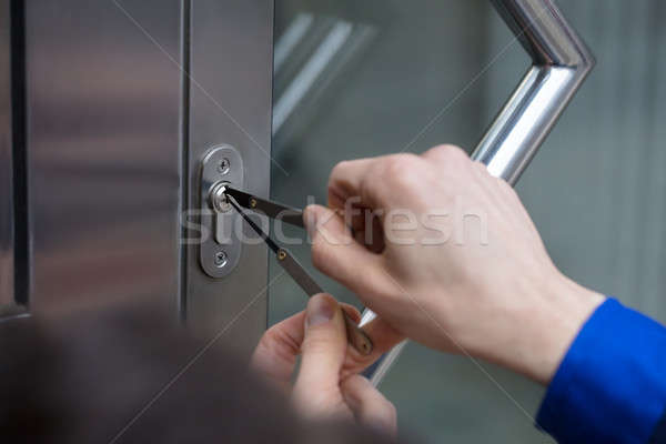 [[stock_photo]]: Personne · ouverture · portes · personnes · main