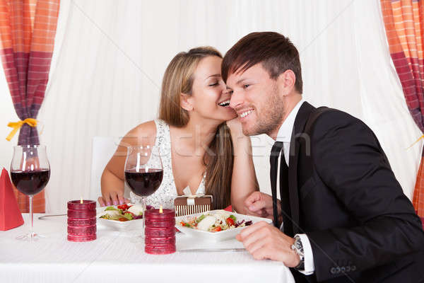 Romantic îndrăgostiţi secretele şedinţei elegant Imagine de stoc © AndreyPopov