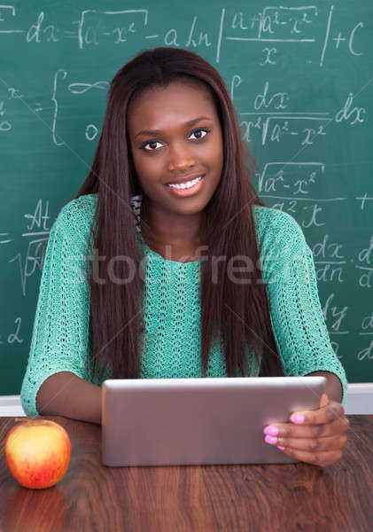 [[stock_photo]]: Enseignants · numérique · comprimé · école · bureau