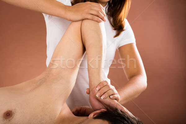 Człowiek masażu terapeuta spa sportu Zdjęcia stock © AndreyPopov