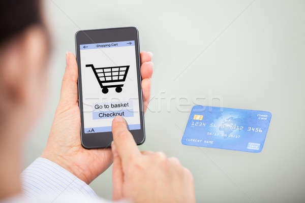 Stock fotó: üzletember · vásárlás · online · mobiltelefon · hitelkártya · közelkép