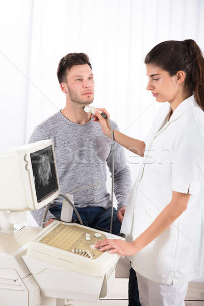 Maschio paziente ultrasuoni ghiandola giovane scansione Foto d'archivio © AndreyPopov