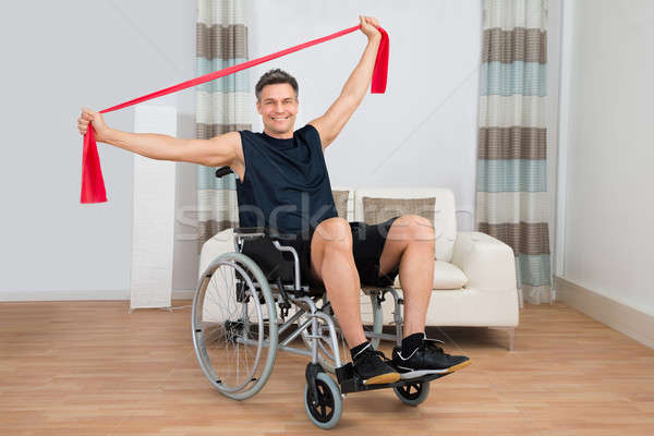Foto stock: Deficientes · homem · cadeira · de · rodas · resistência · banda