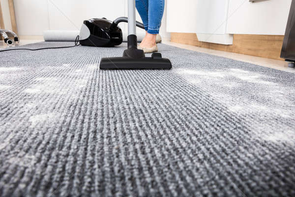 Aspirapolvere pulizia tappeto primo piano sporco home Foto d'archivio © AndreyPopov