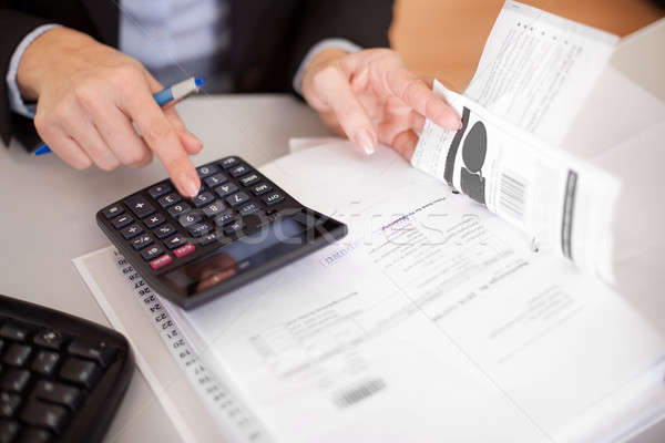 Foto stock: Primer · plano · mujer · de · negocios · hermosa · oficina · trabajo