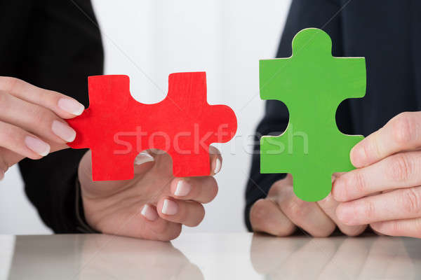 Hand puzzelstukjes twee Stockfoto © AndreyPopov