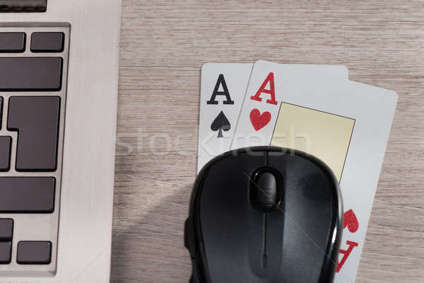 演奏 ポーカー を トランプ コンピュータ ストックフォト © AndreyPopov