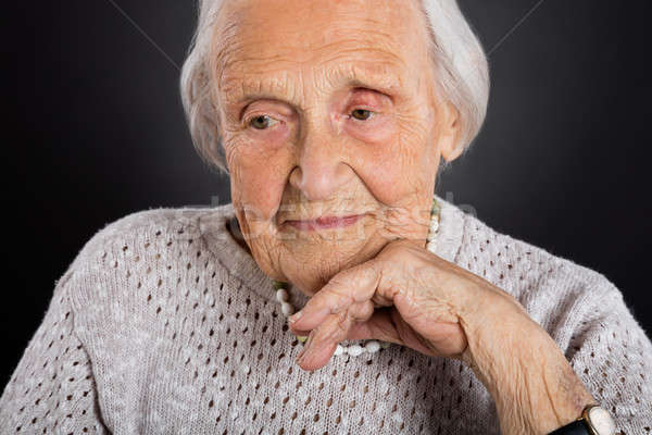Portret senior femeie gri Imagine de stoc © AndreyPopov